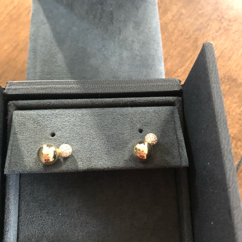 New in Box David Yurman Solari Stud Earrings in 18K Yellow Gold with Diamonds - Picture 6 of 9